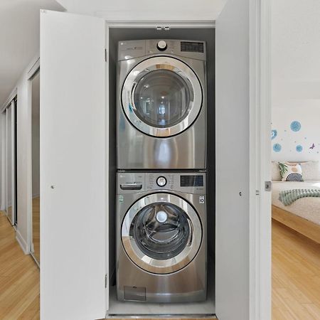 Modern 2-Bedroom Condo W Floor To Ceiling Windows 多伦多 外观 照片