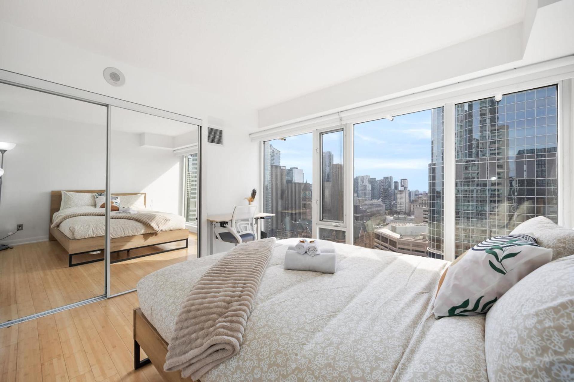 Modern 2-Bedroom Condo W Floor To Ceiling Windows 多伦多 外观 照片