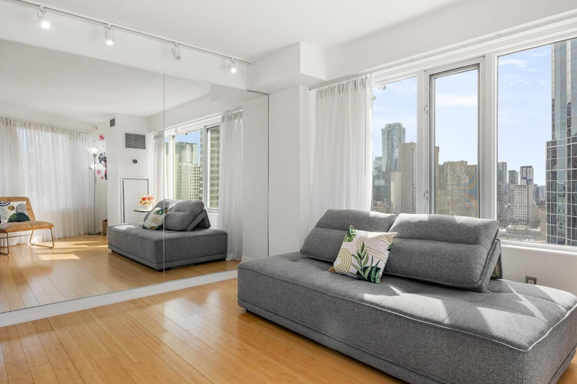 Modern 2-Bedroom Condo W Floor To Ceiling Windows 多伦多 外观 照片