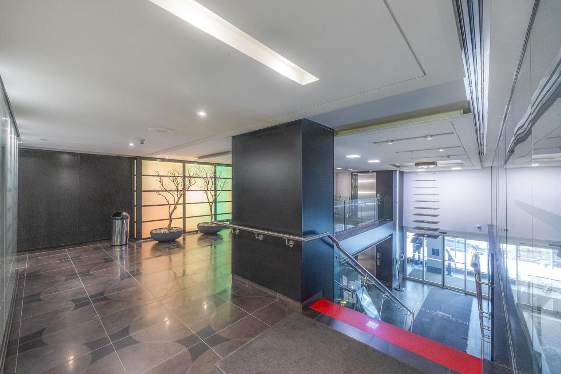 Modern 2-Bedroom Condo W Floor To Ceiling Windows 多伦多 外观 照片