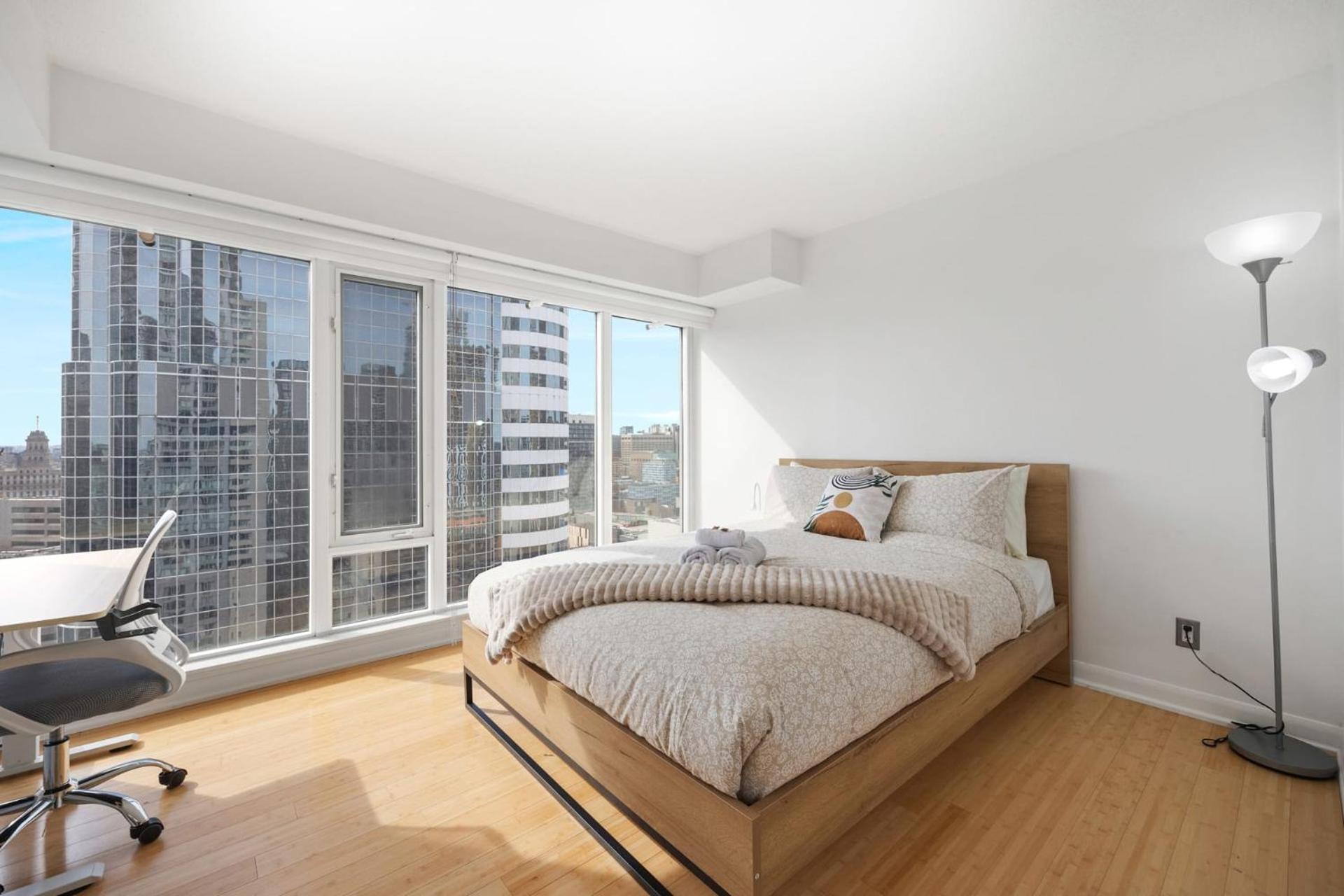 Modern 2-Bedroom Condo W Floor To Ceiling Windows 多伦多 外观 照片
