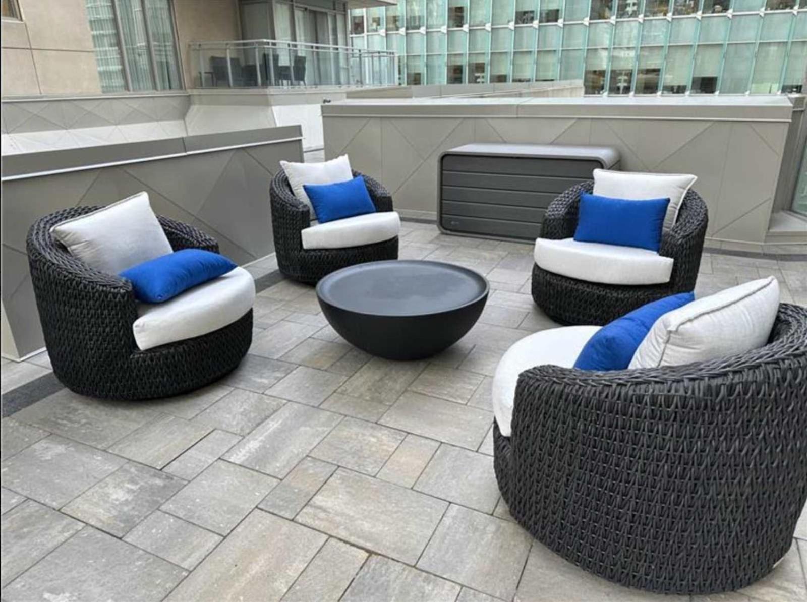 Modern 2-Bedroom Condo W Floor To Ceiling Windows 多伦多 外观 照片